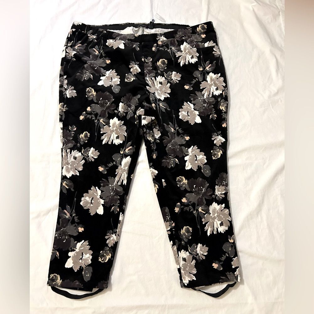NWOT Isaac Mizrahi Live! Floral Velvet Stirrup Pants Black Size 26W petite